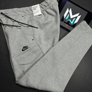 Nike Men's Dark Grey Heather Essential Fleece Pants Size X-Large